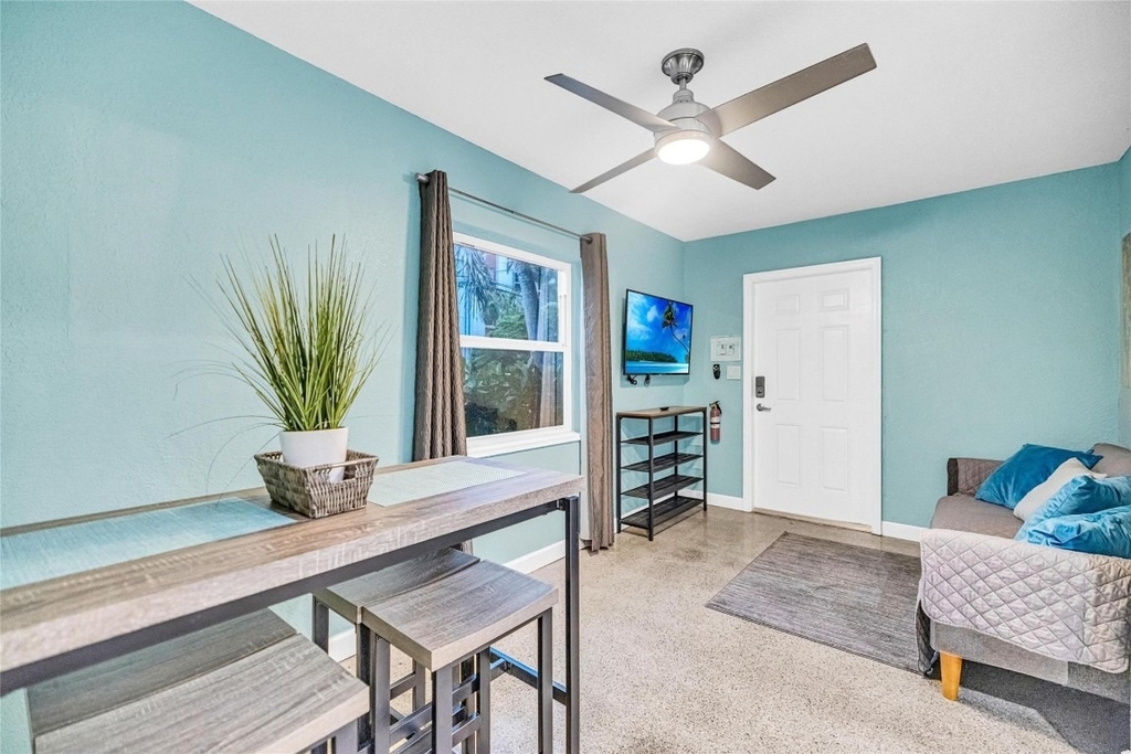 1715 Ne 11th Street - Photo 10