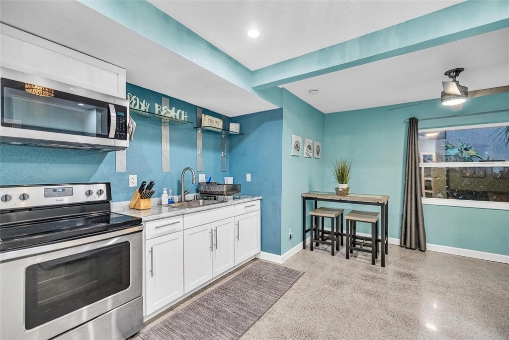 1715 Ne 11th Street - Photo 12