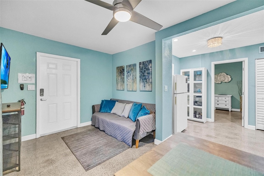 1715 Ne 11th Street - Photo 5