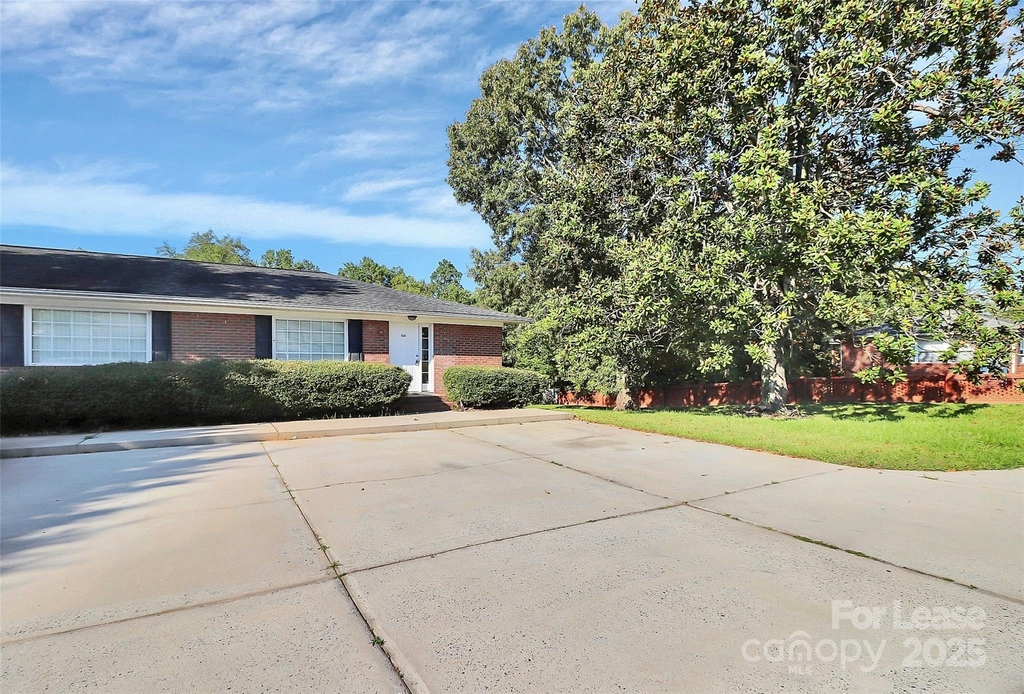 1005 Rainbow Drive - Photo 2