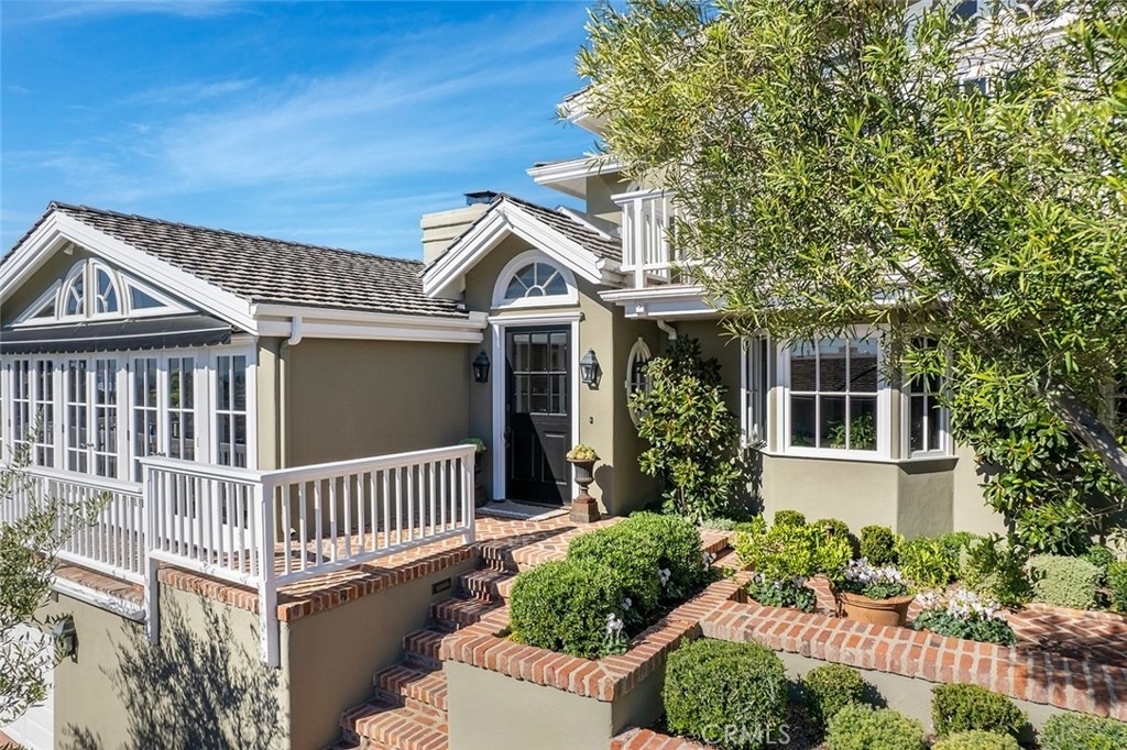 806 Emerald Bay - Photo 1