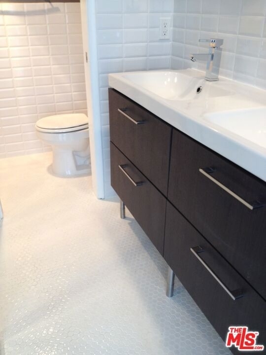 18203 Coastline Drive - Photo 16