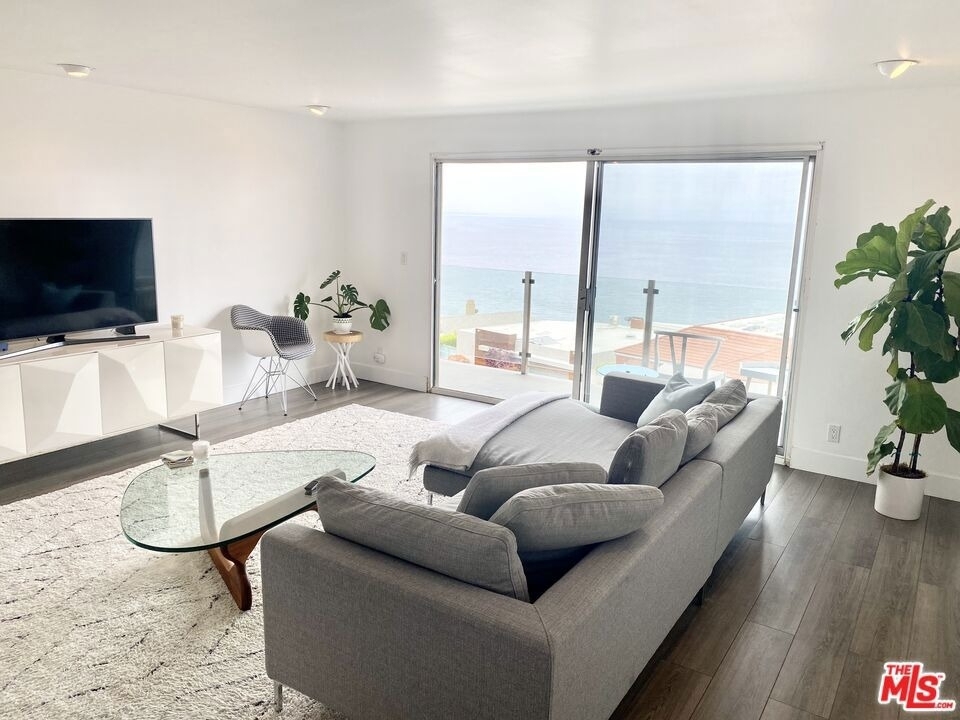 18203 Coastline Drive - Photo 3