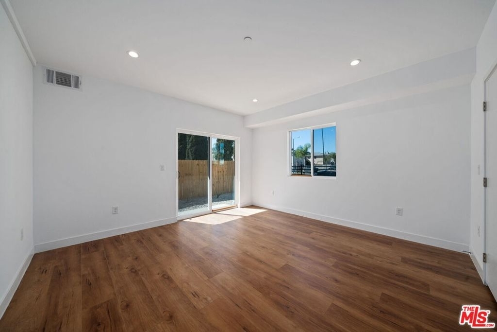 6338 Beck - Photo 8
