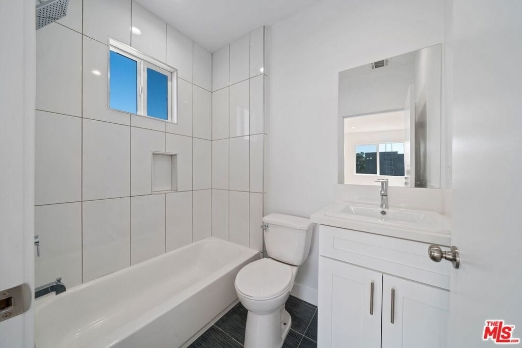 6338 Beck - Photo 3