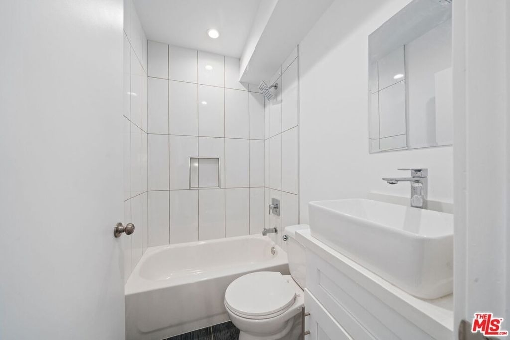 6338 Beck - Photo 9