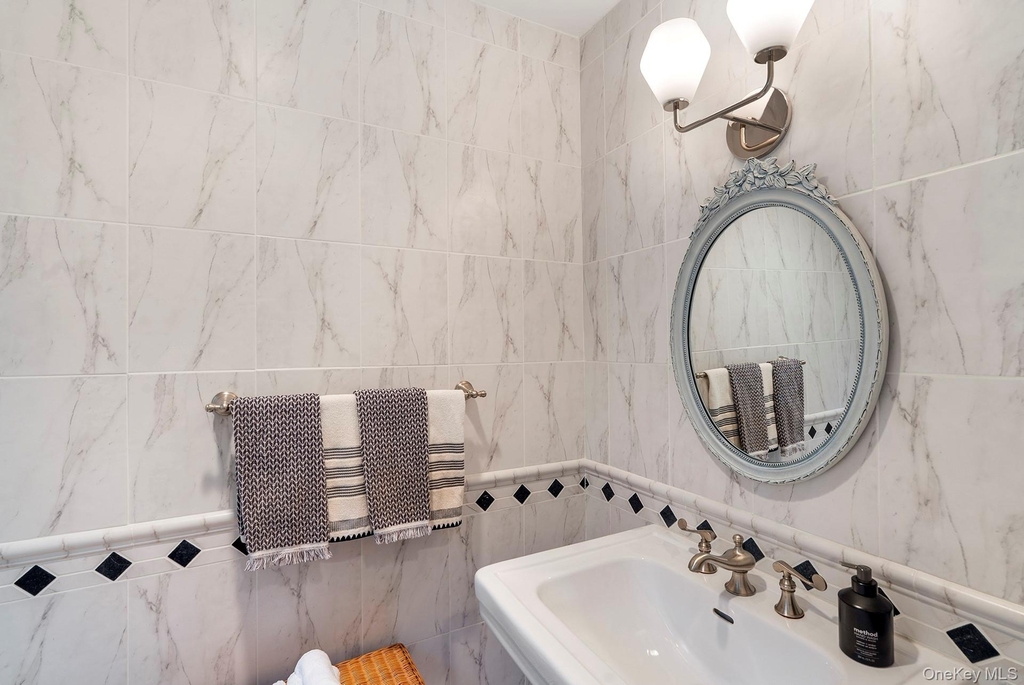 44 Midhampton Avenue - Photo 11