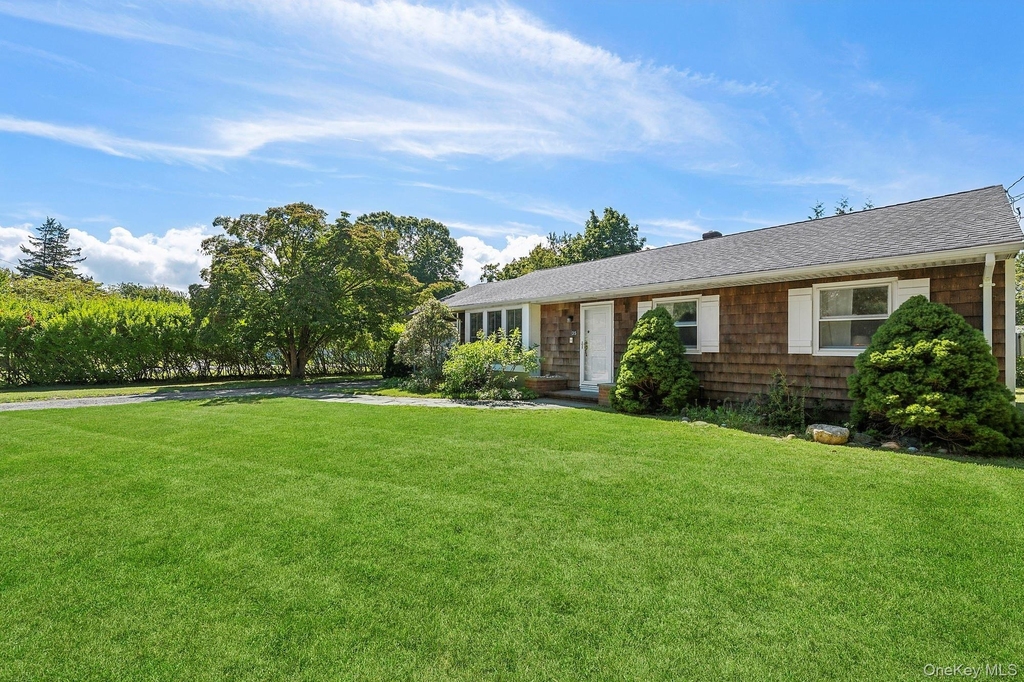 35 Bayberry Lane - Photo 1