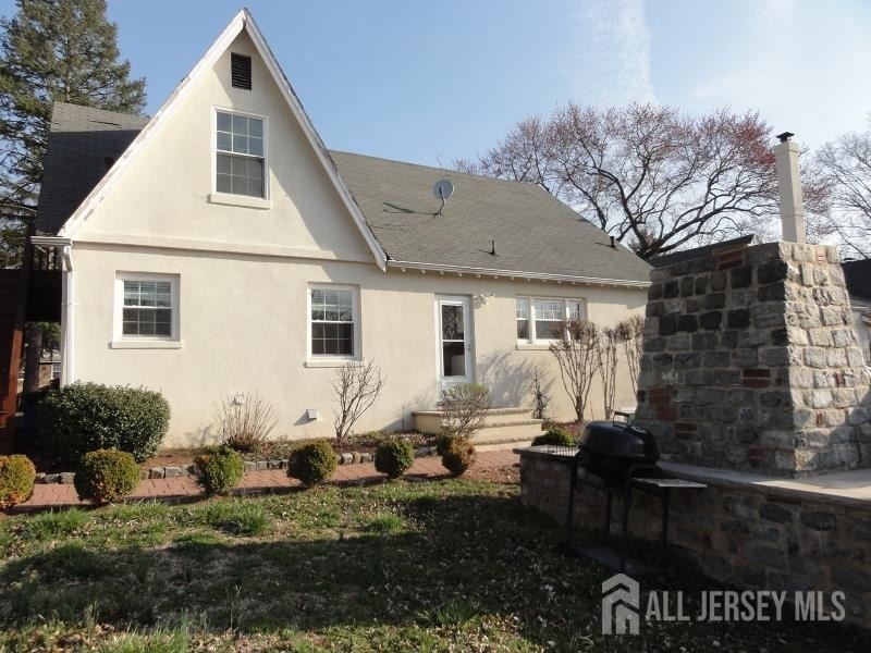 45 N Lakeside Drive - Photo 0
