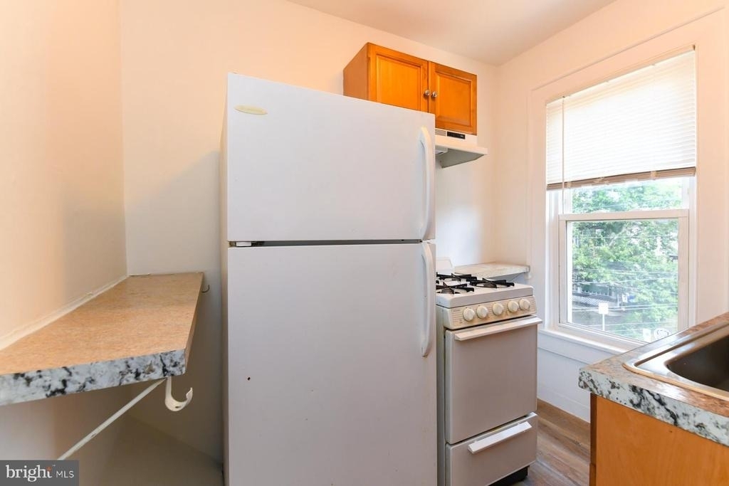 53 High Street - Photo 2