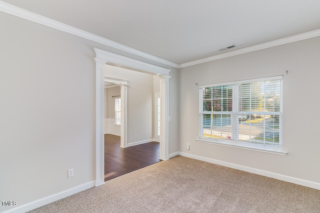 2902 Framer Lane - Photo 8