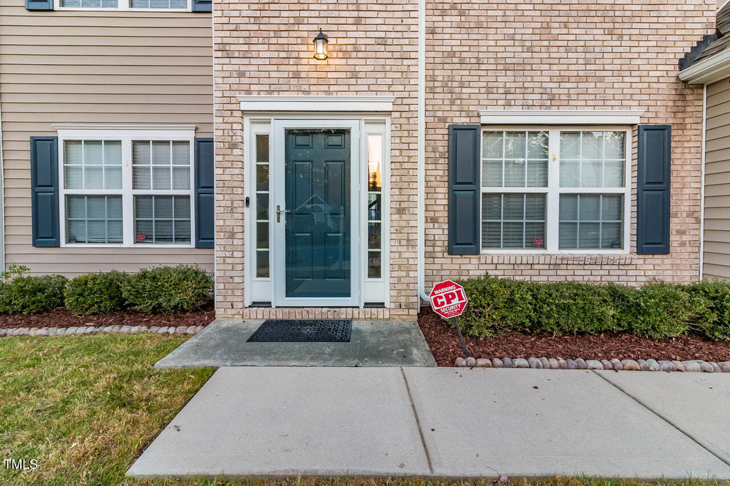 2902 Framer Lane - Photo 3