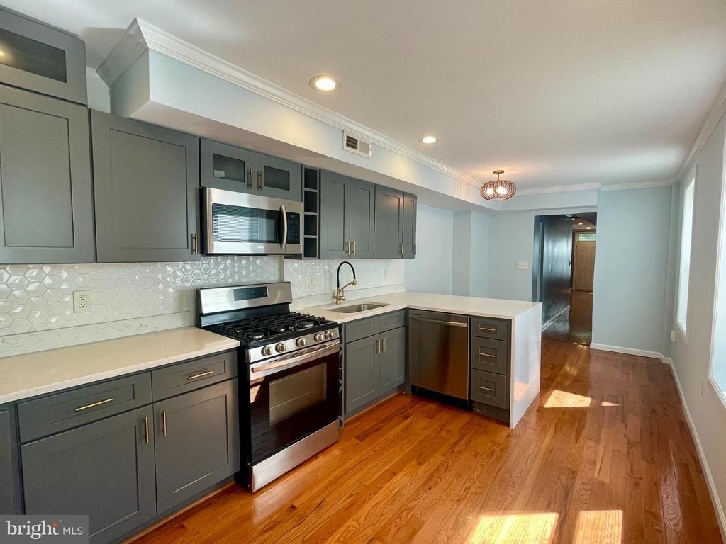 1904 Bank Street - Photo 4