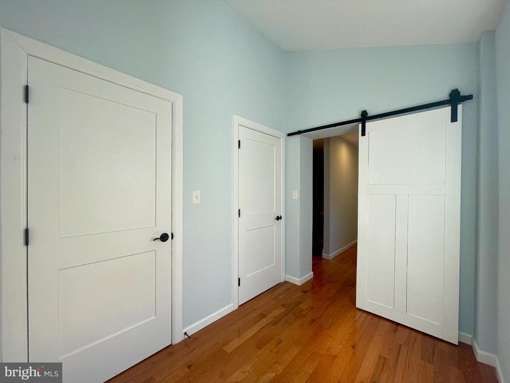 1904 Bank Street - Photo 8