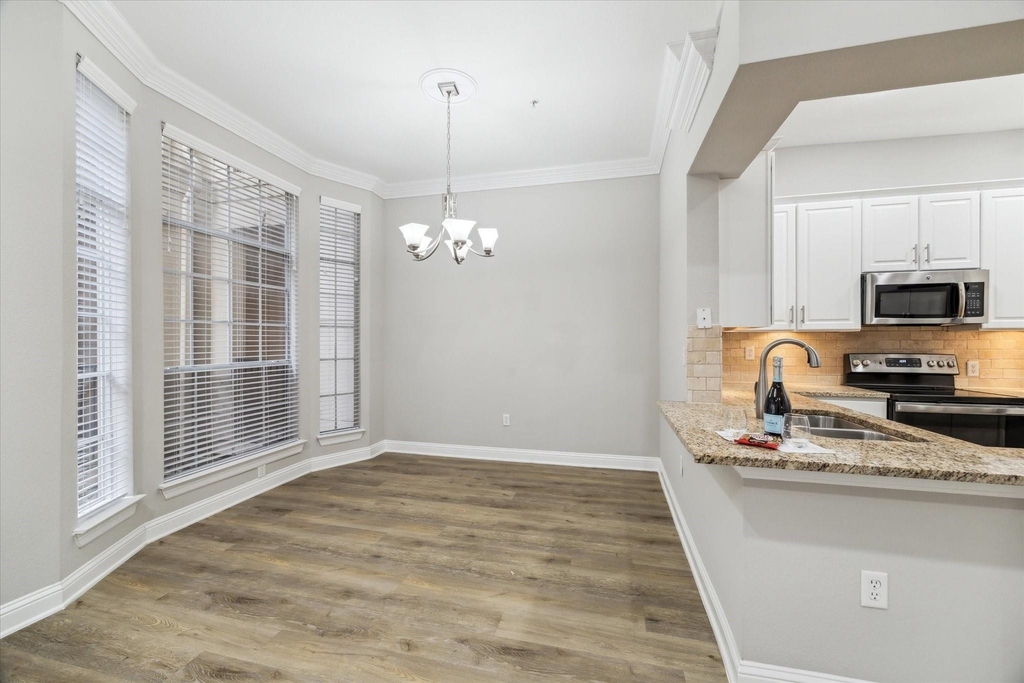 5353 Memorial Drive - Photo 3