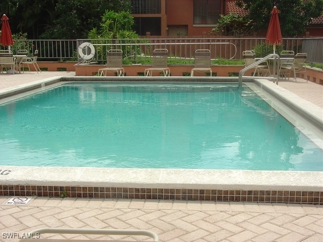 110 Cypress Way E - Photo 2