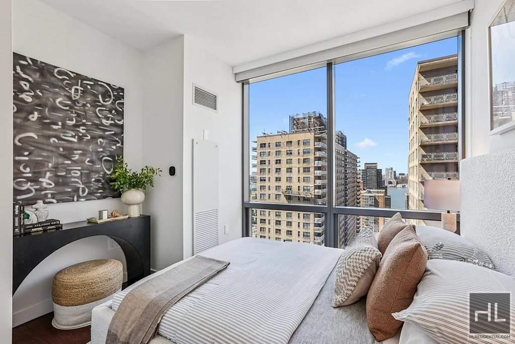 West 67th Street - Photo 0