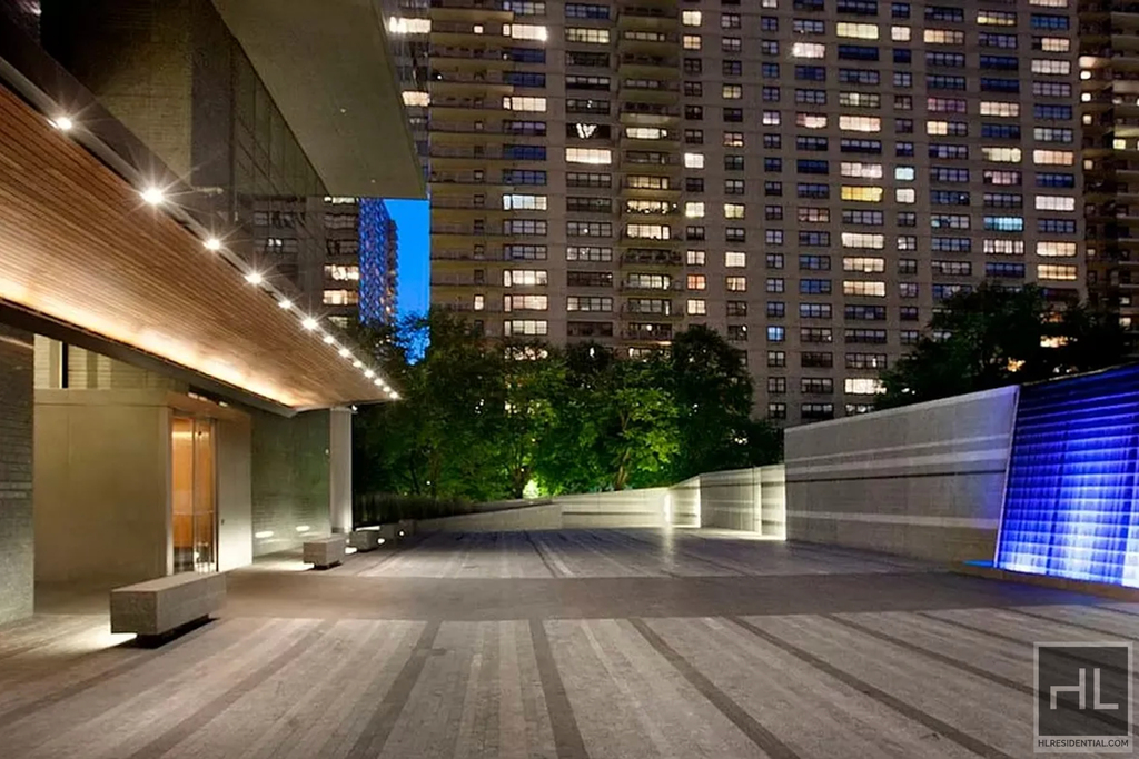 West 67th Street - Photo 5
