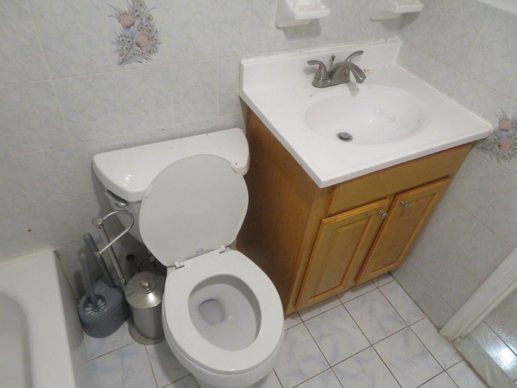 East 55th Street - Photo 11