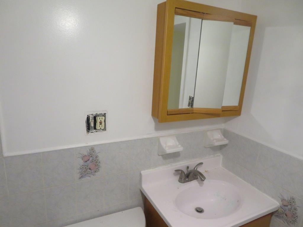 East 55th Street - Photo 12