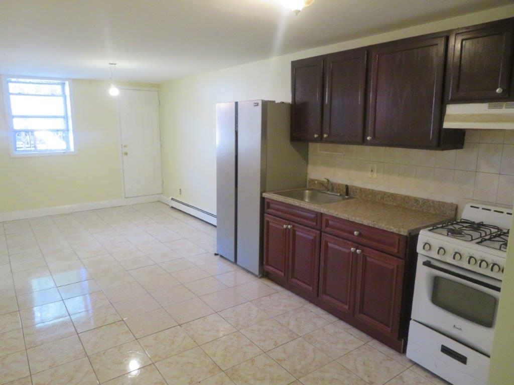 East 55th Street - Photo 7