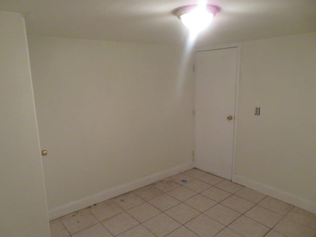 East 55th Street - Photo 9