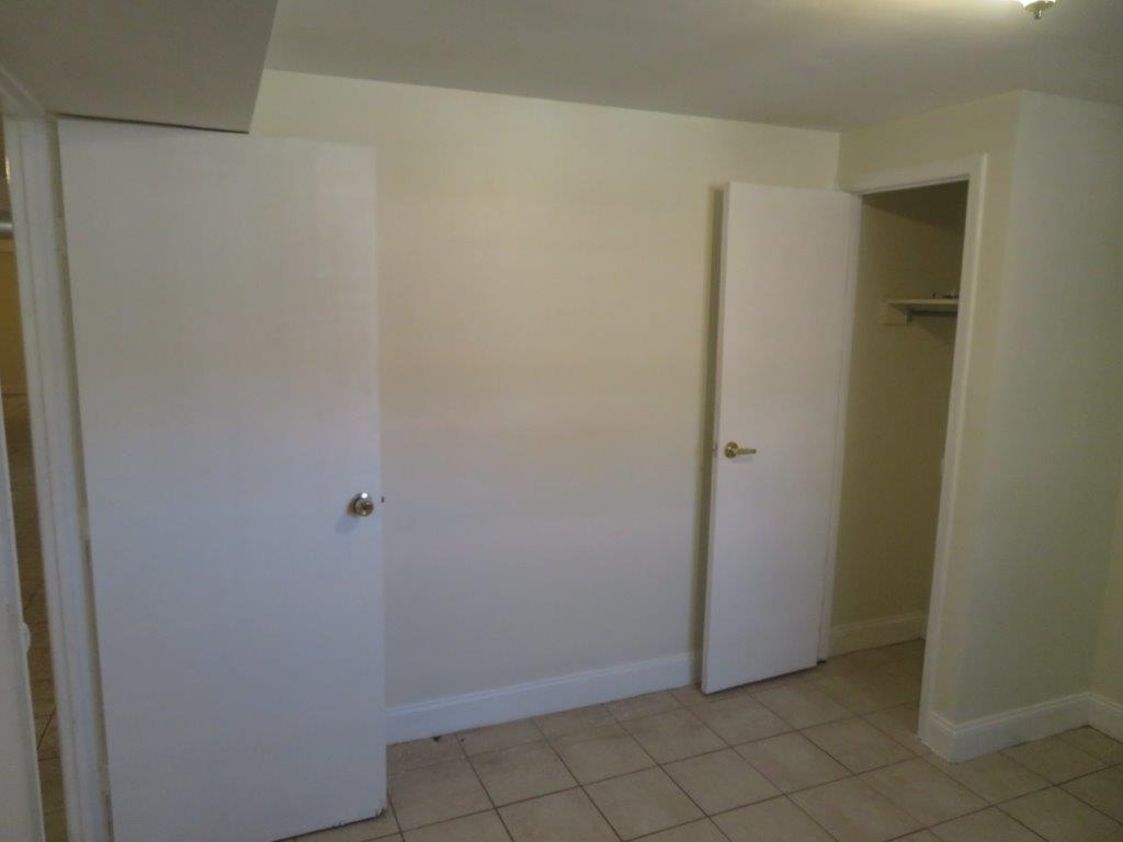 East 55th Street - Photo 5