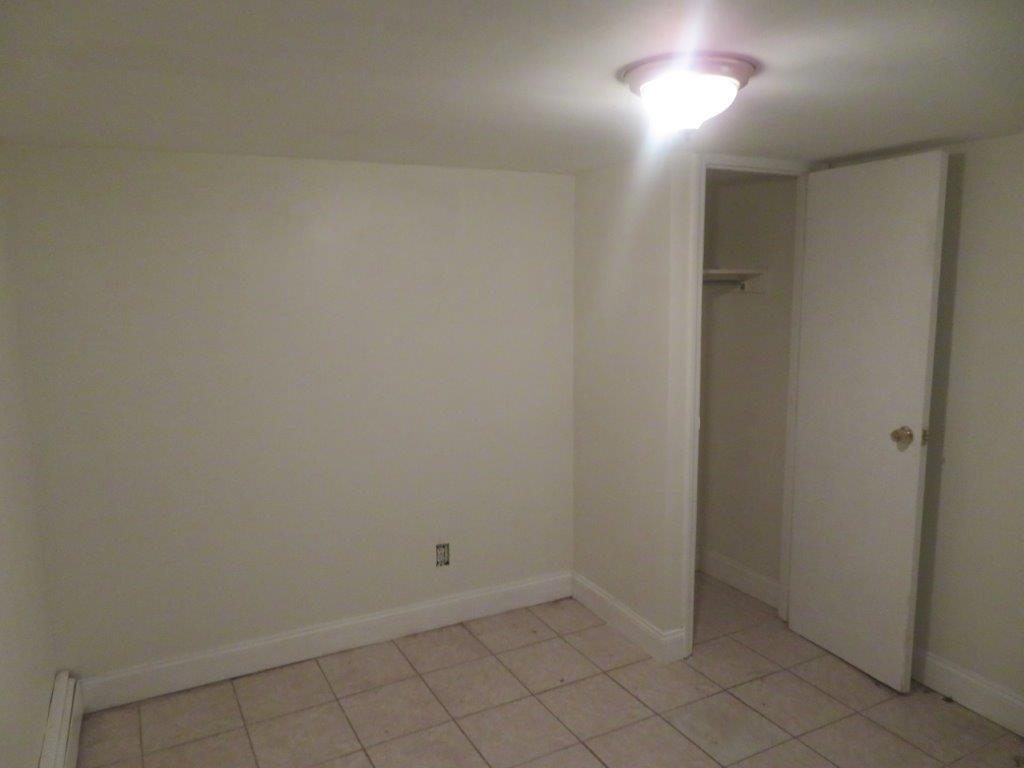 East 55th Street - Photo 8