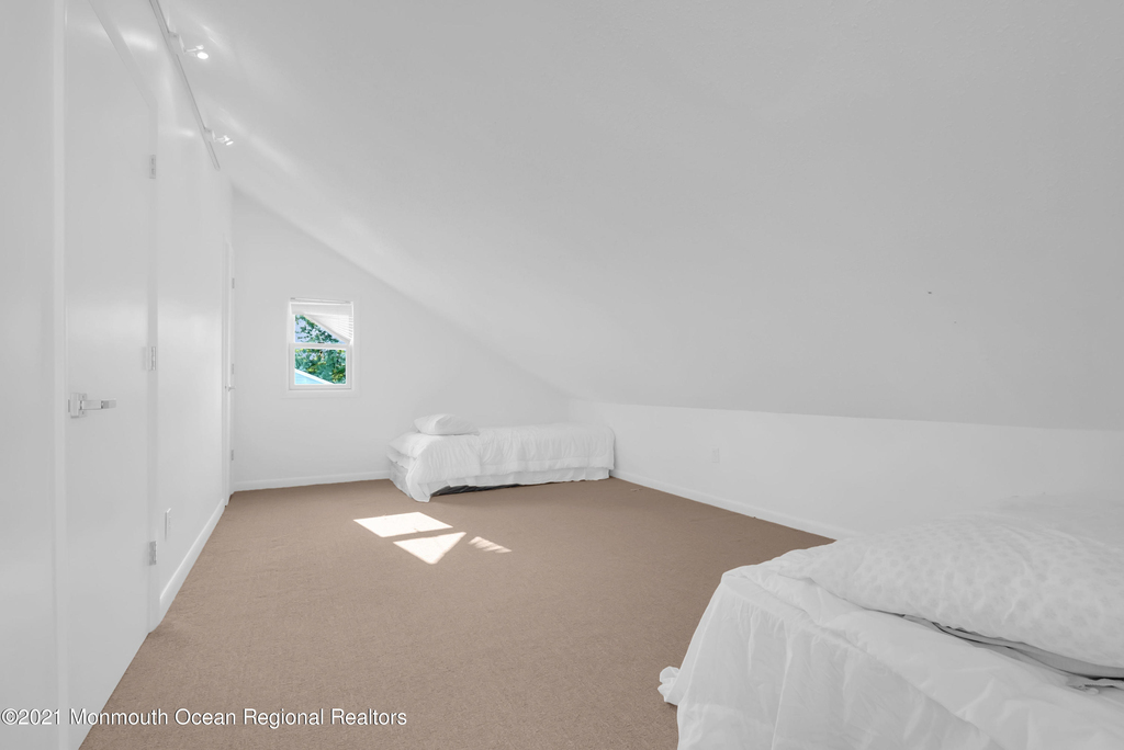 45 Roslyn Court - Photo 9