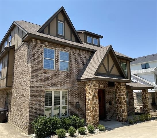 2724 Forest Park Boulevard - Photo 0