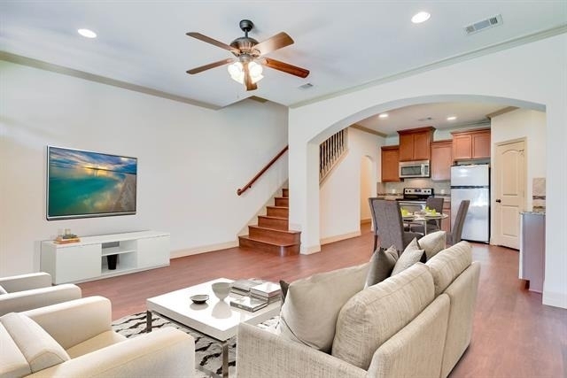 2724 Forest Park Boulevard - Photo 2