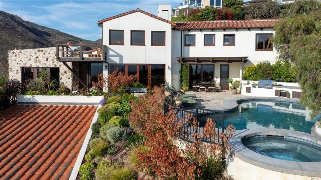 345 Emerald Bay - Photo 0