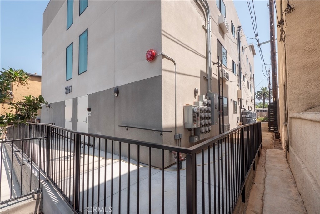 2341 Sheridan Street - Photo 18
