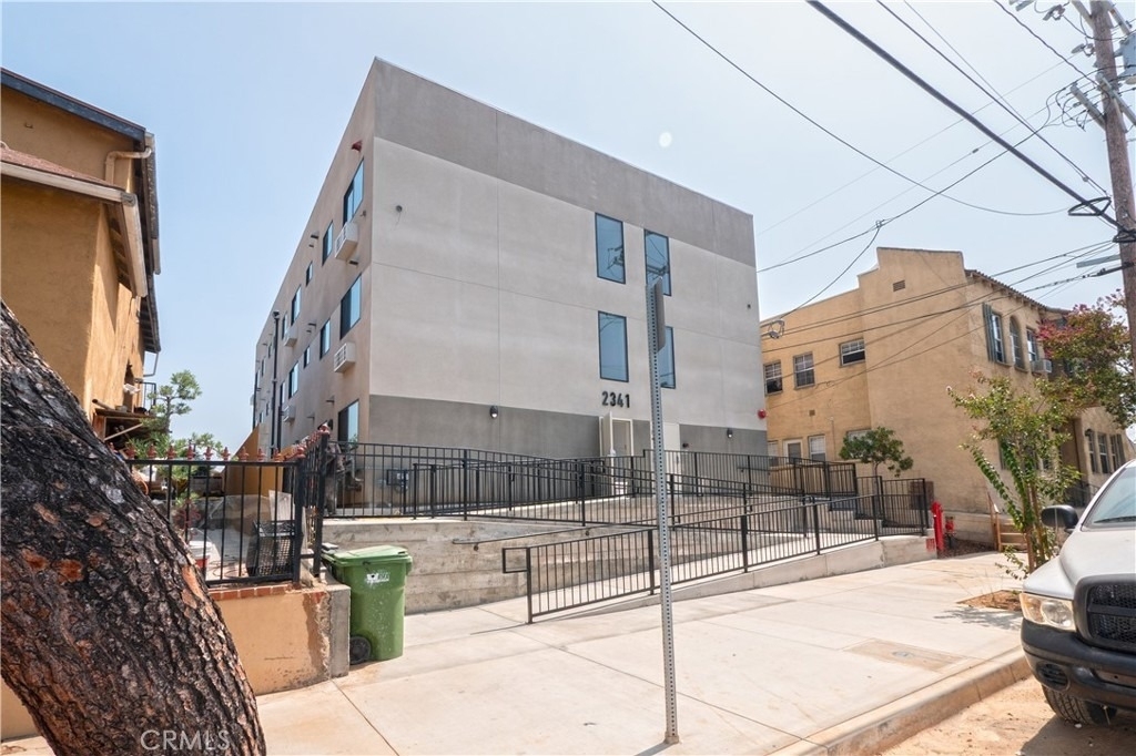 2341 Sheridan Street - Photo 15