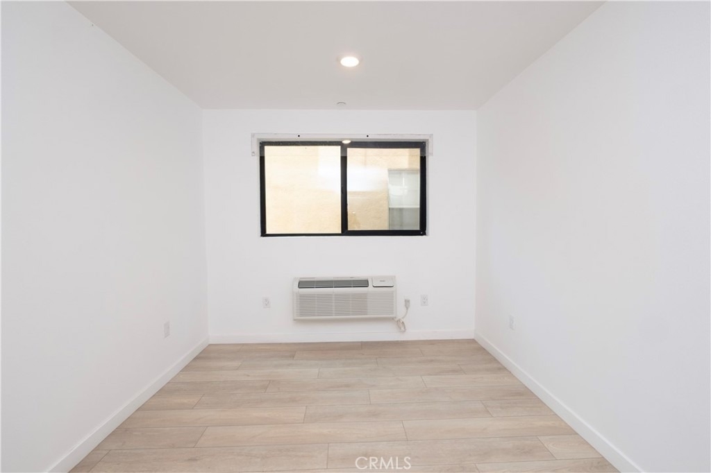 2341 Sheridan Street - Photo 3