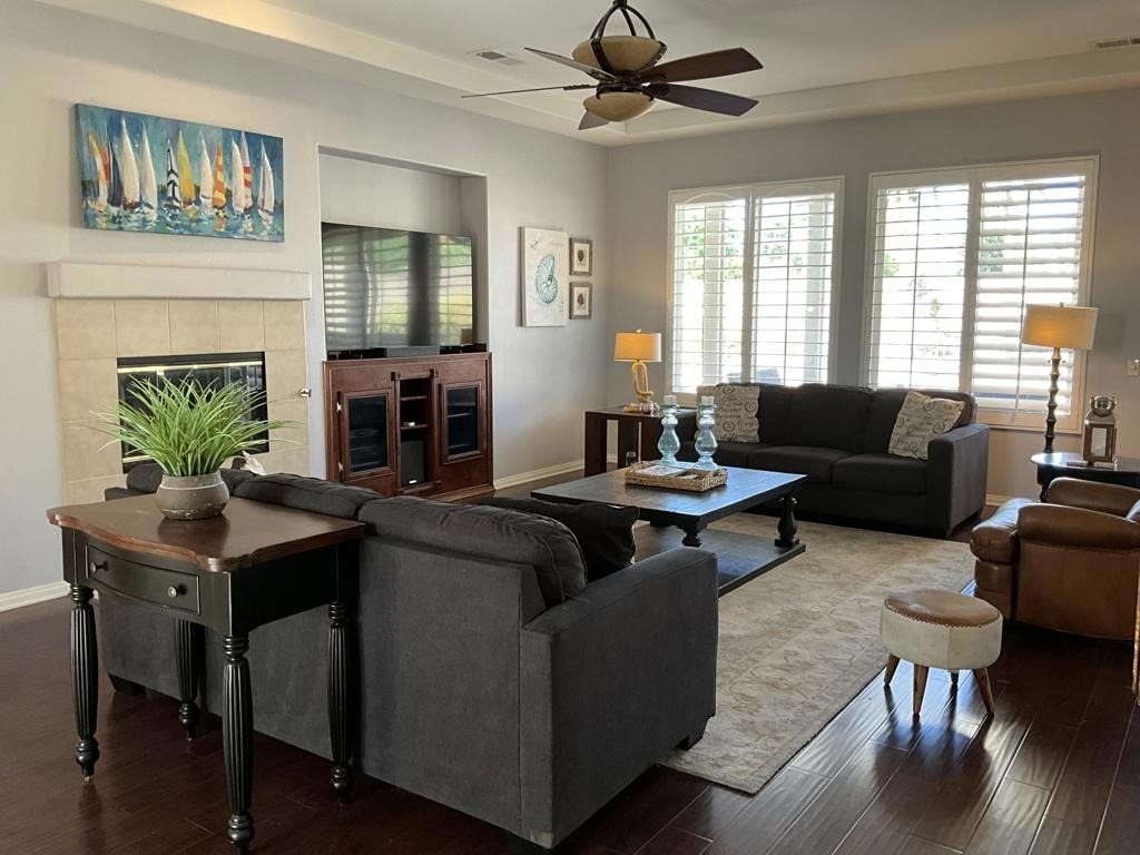 43541 Parkway Esplanade E - Photo 2