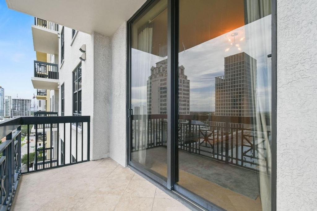701 S Olive Avenue - Photo 35
