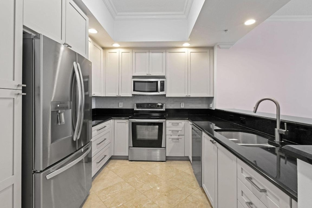 701 S Olive Avenue - Photo 4