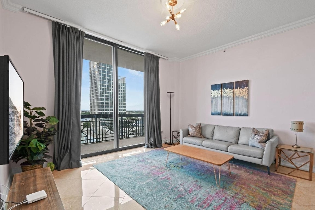 701 S Olive Avenue - Photo 9