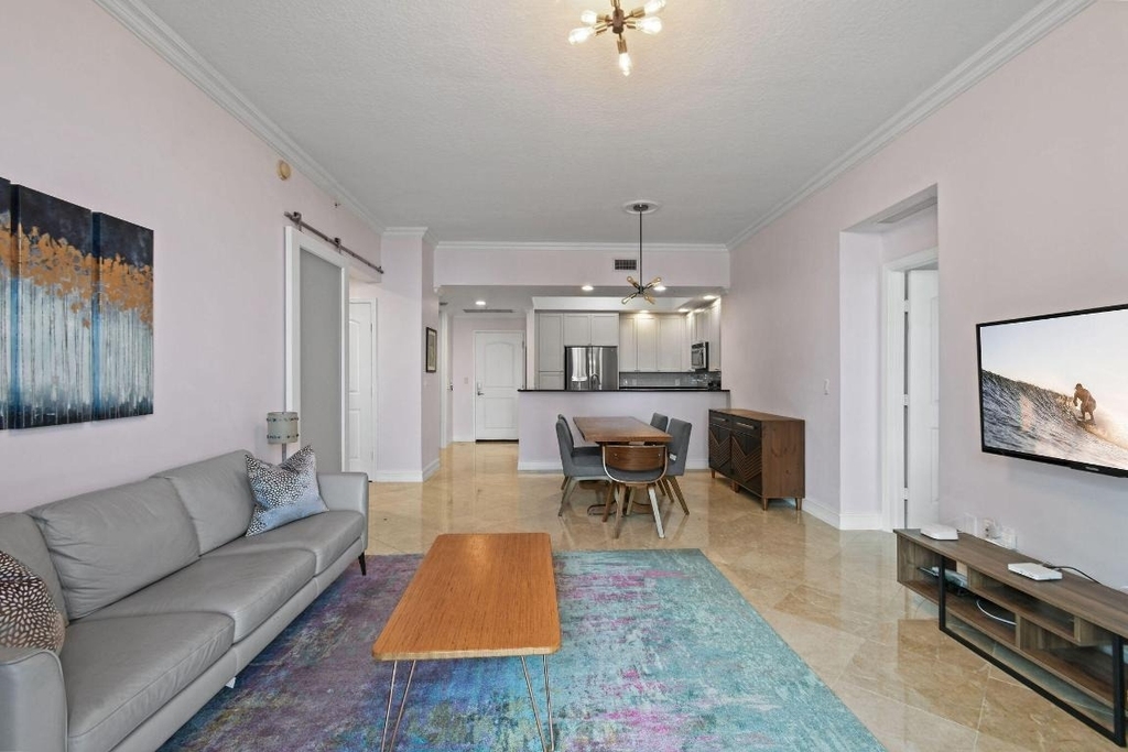 701 S Olive Avenue - Photo 10