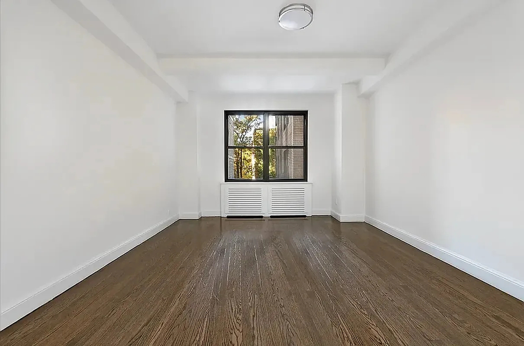 5th Avenue - Photo 2