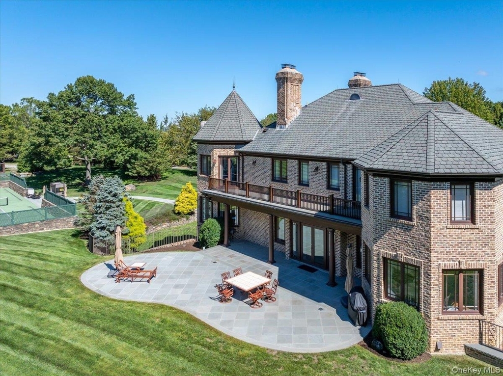2 Sunset Drive - Photo 3