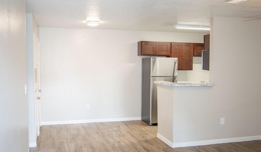 35250 Freedom Rd - Photo 2