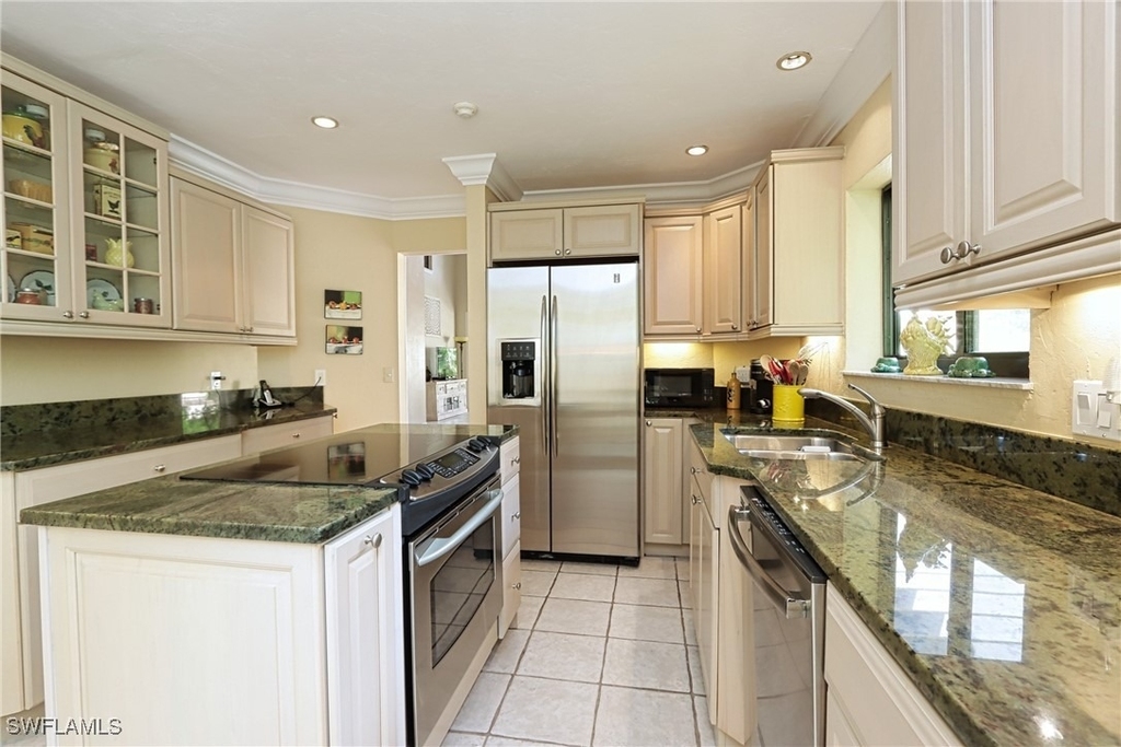 6810 Sand Pointe Circle - Photo 5