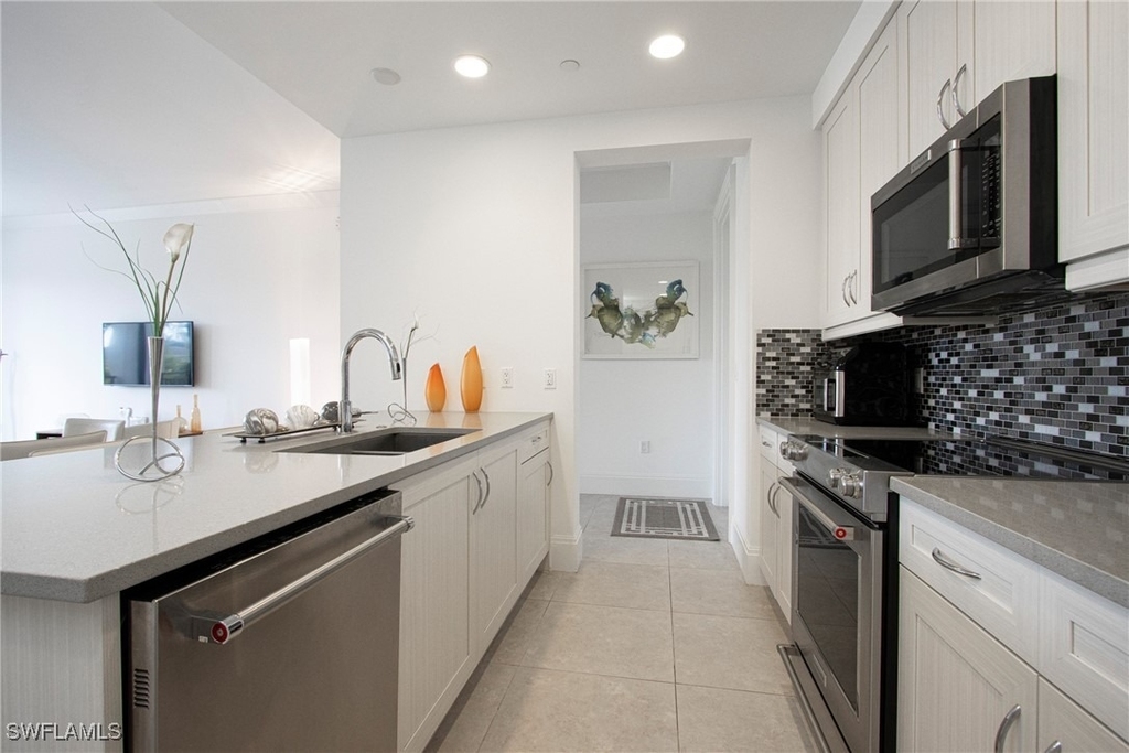 1035 3rd Avenue S - Photo 7