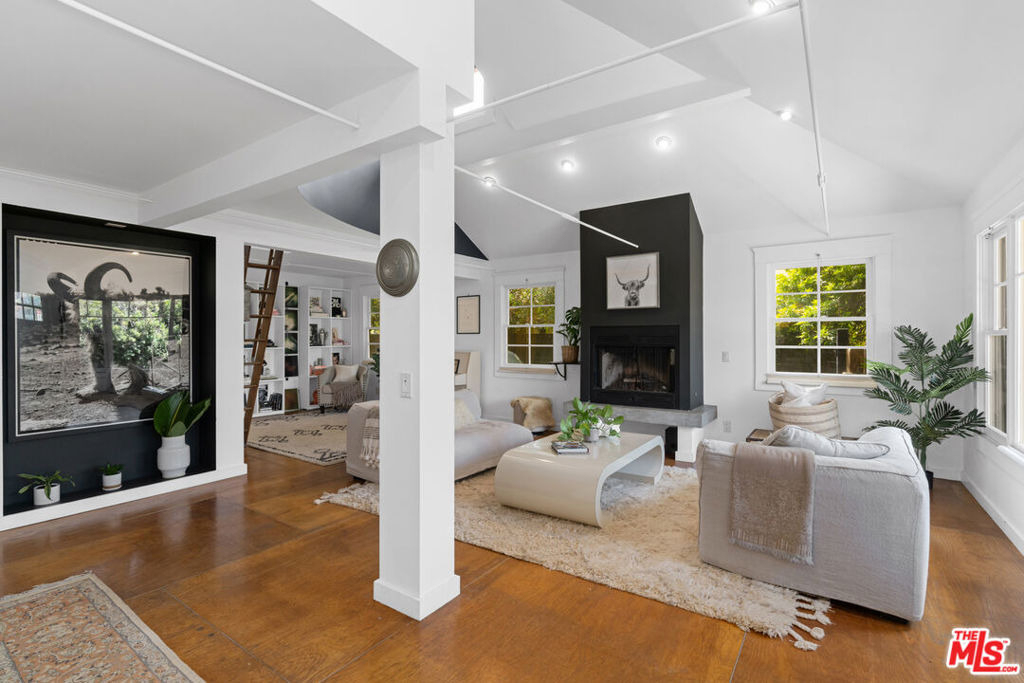 340 5th Avenue - Photo 2