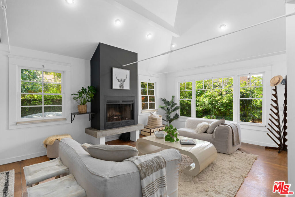 340 5th Avenue - Photo 3