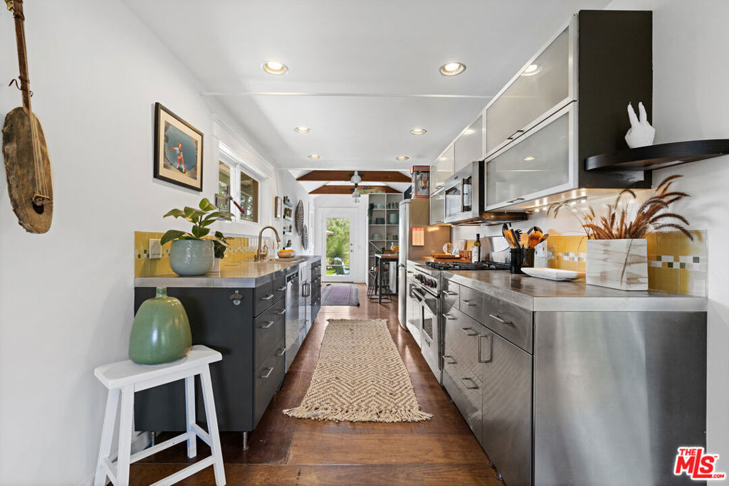 340 5th Avenue - Photo 12