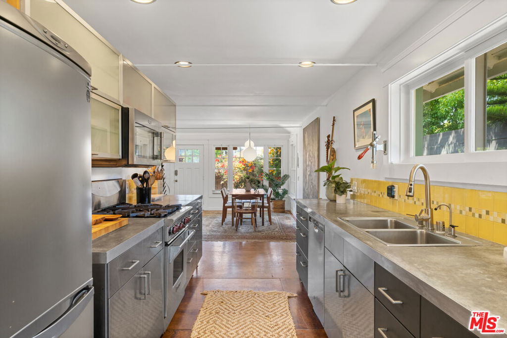340 5th Avenue - Photo 15