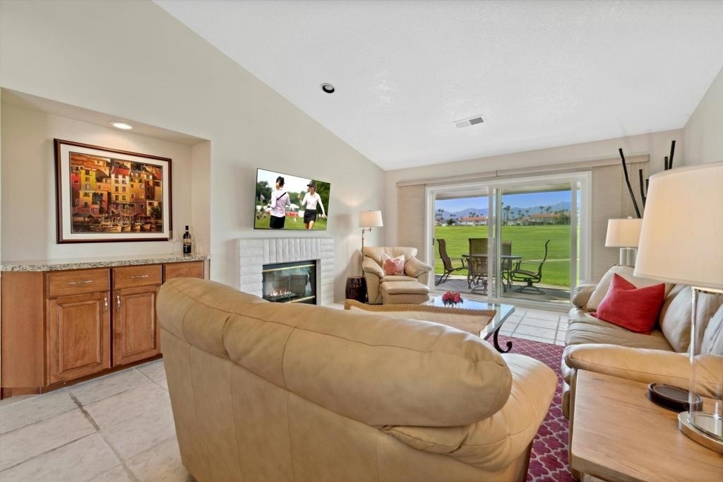 259 Vista Royale Circle W - Photo 0